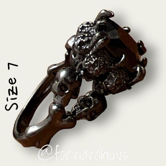 Gunmetal 90’s Steampunk Skull and Bone Victorian Goth Ring Size 7 - Picture 3 of 9